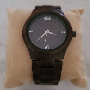 Beautiful Dark Walnut Wooden Men's Quartz Analog Wristwatch - never worn